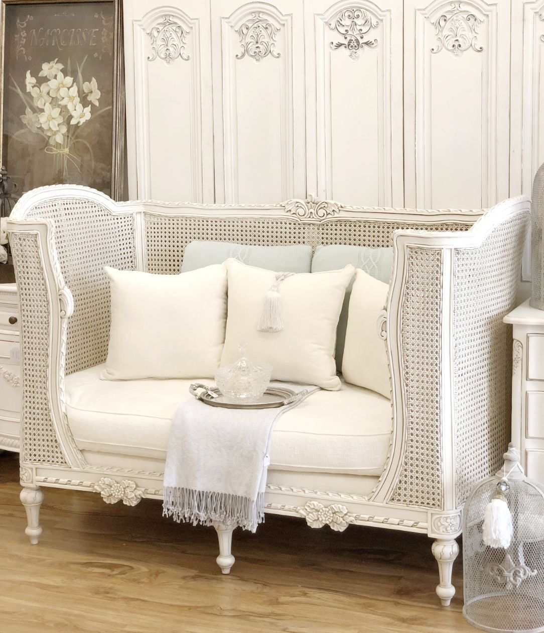 Jakobie French Settee Rococo Decor