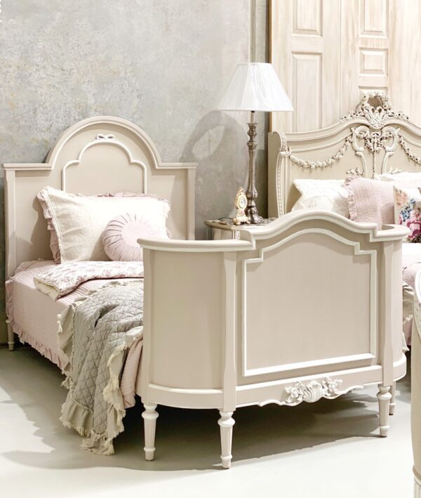 Dauphone Shabby Chic Dove Grey Bed - Image 2