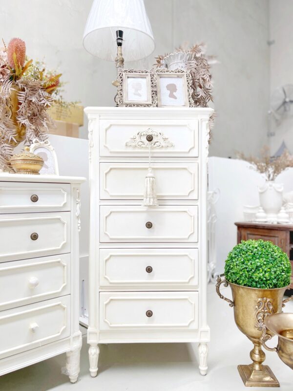 Lilou Chest of Drawers