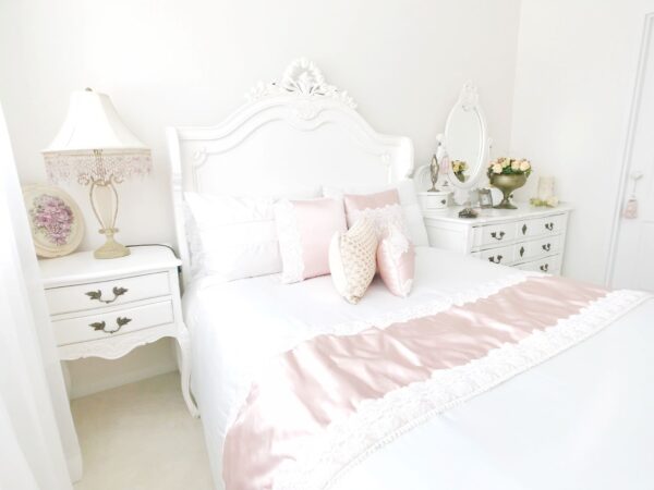Sophisitque Ornate Provence Bed - Image 4