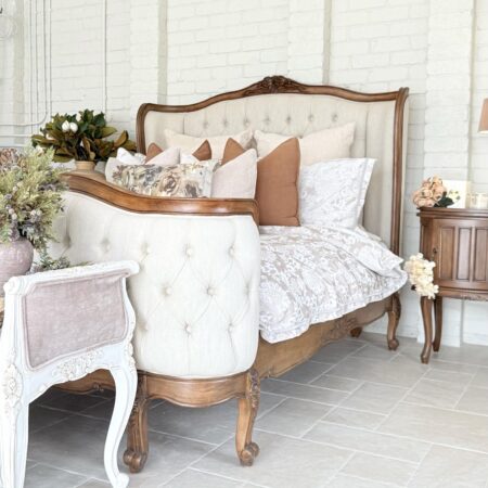 Eleonara Wingback Antique Brown Diamond Tufted King Bed