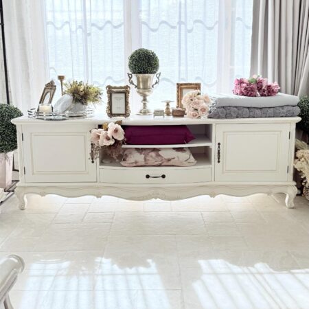 Felicity Entertainment Unit