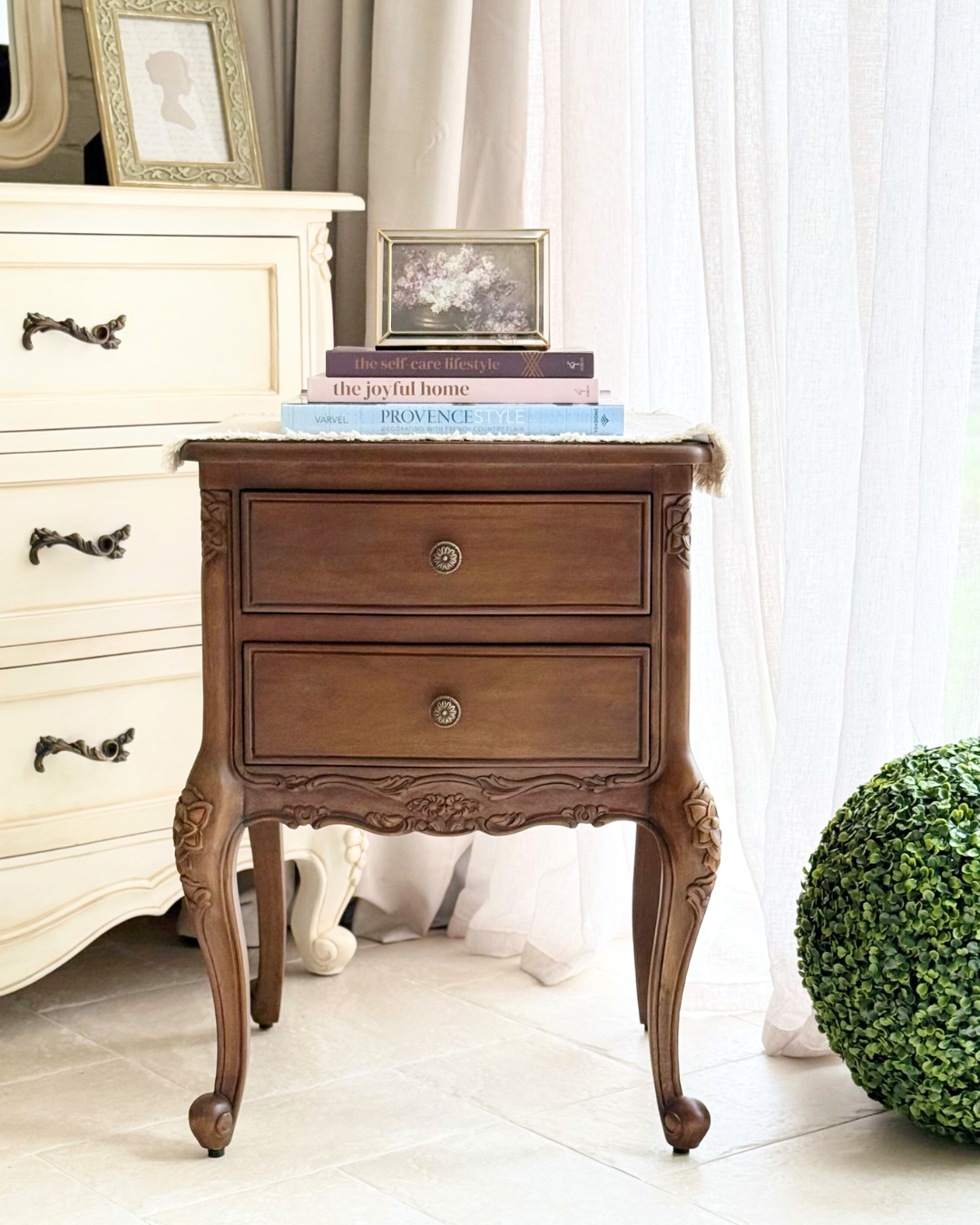 Antonietta Antique Brown French Provincial Bedside Table 7