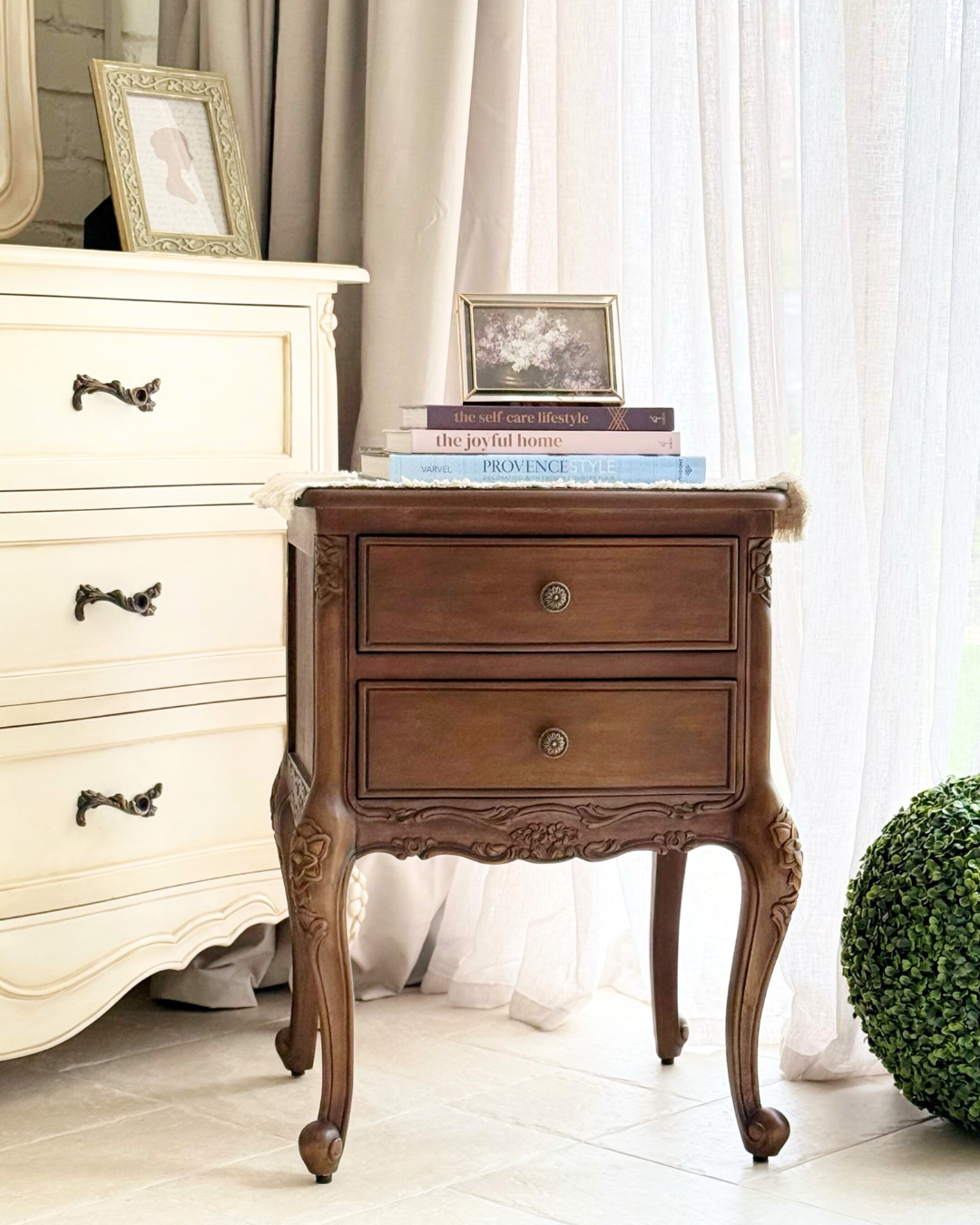 Antonietta Antique Brown French Provincial Bedside Table 7