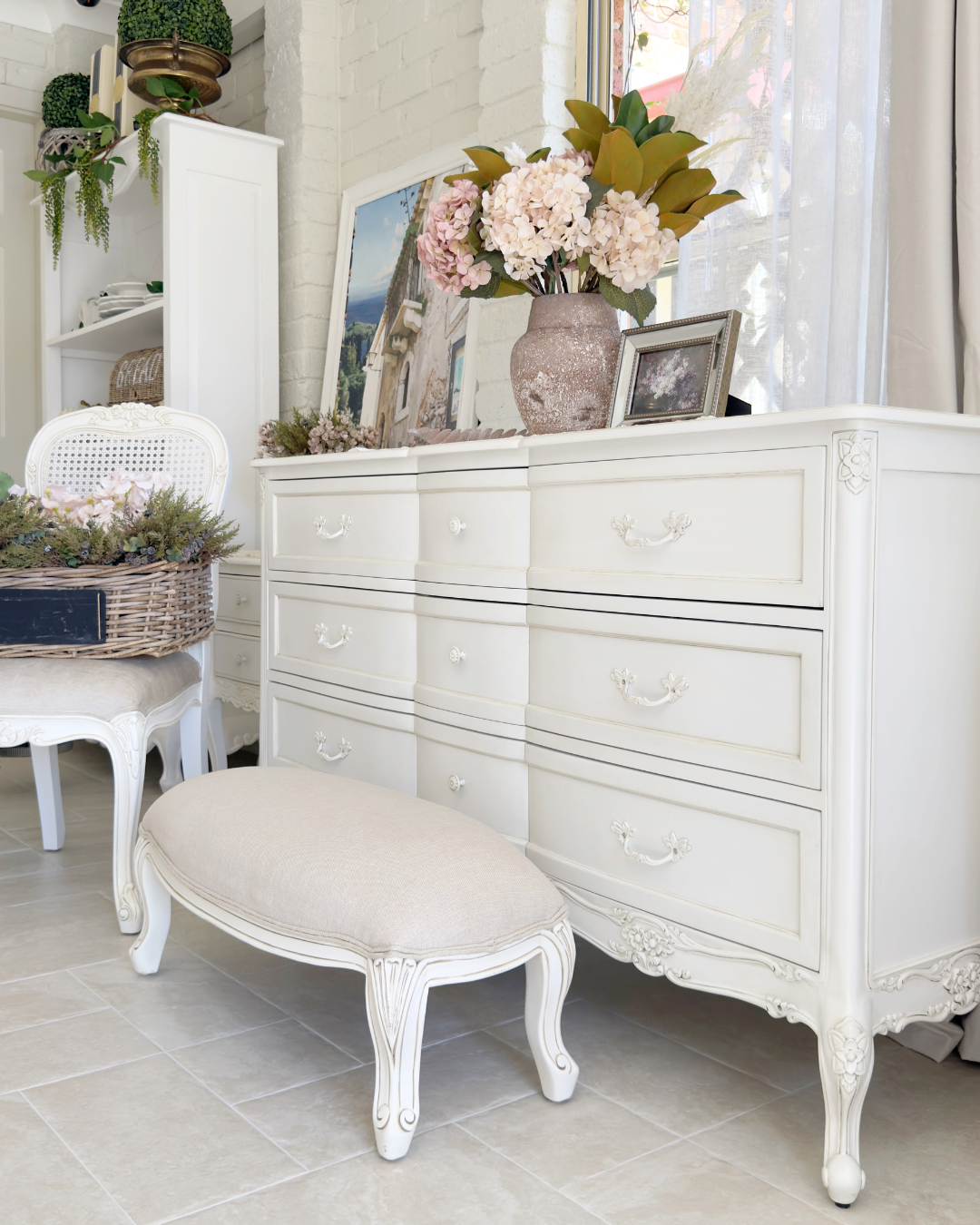 Le Foret Antique White French Provincial Chest of Drawers - Image 5