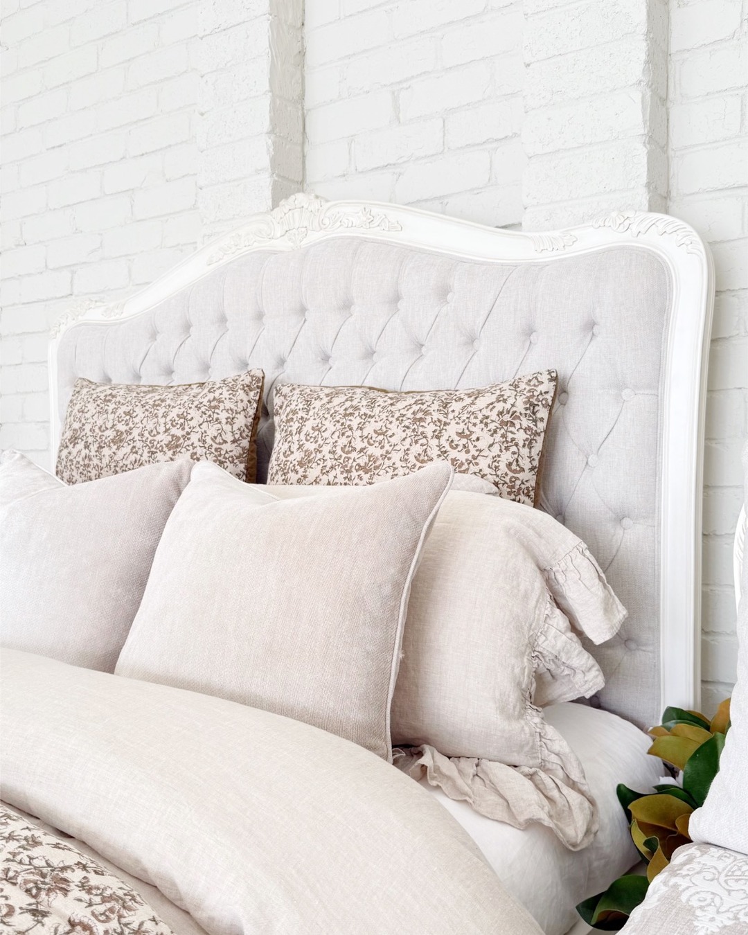 Alice Farmhouse Tufted Antique White French Provincial Bed