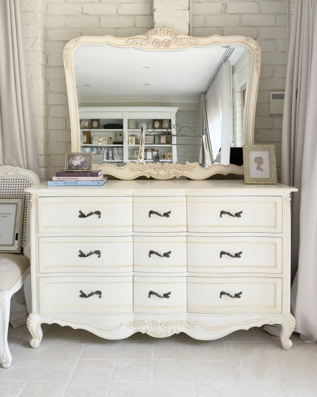 Belle Antique White French Chest of Drawers3