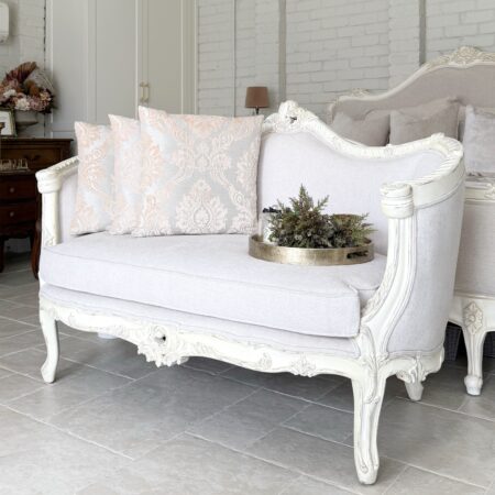 juliet-french-provincial-settee-antique-white-front-view.1