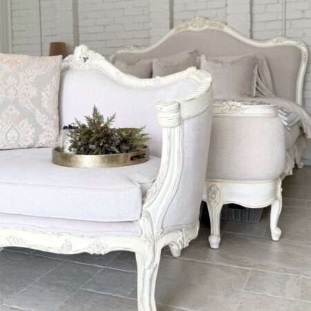 juliet-french-provincial-settee-antique-white-front-view.1