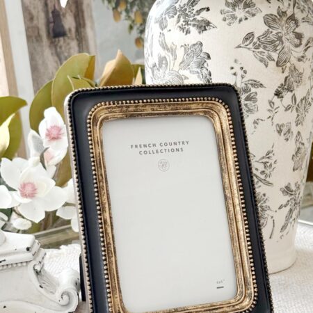 french-style-photo-frame-vintage
