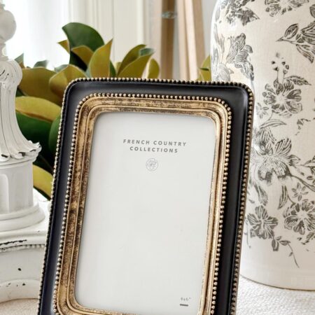 french-style-photo-frame-vintage